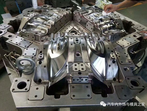 汽車(chē)模具